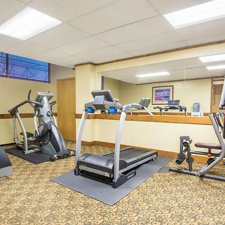 Ramada By Wyndham Denver Downtown Экстерьер фото