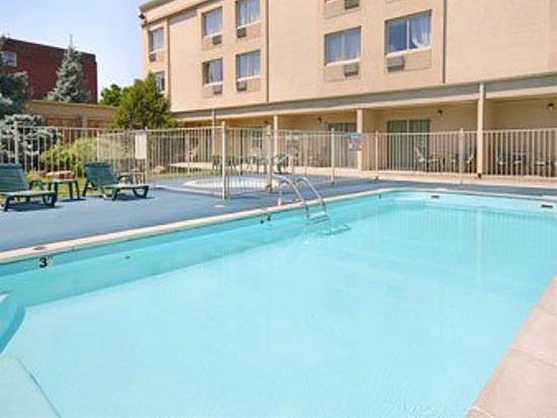 Ramada By Wyndham Denver Downtown Экстерьер фото