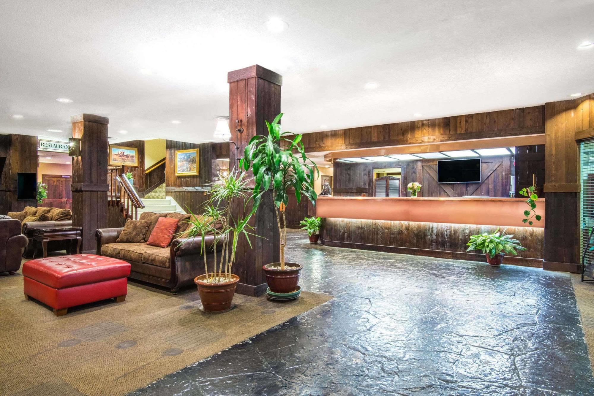 Ramada By Wyndham Denver Downtown Экстерьер фото