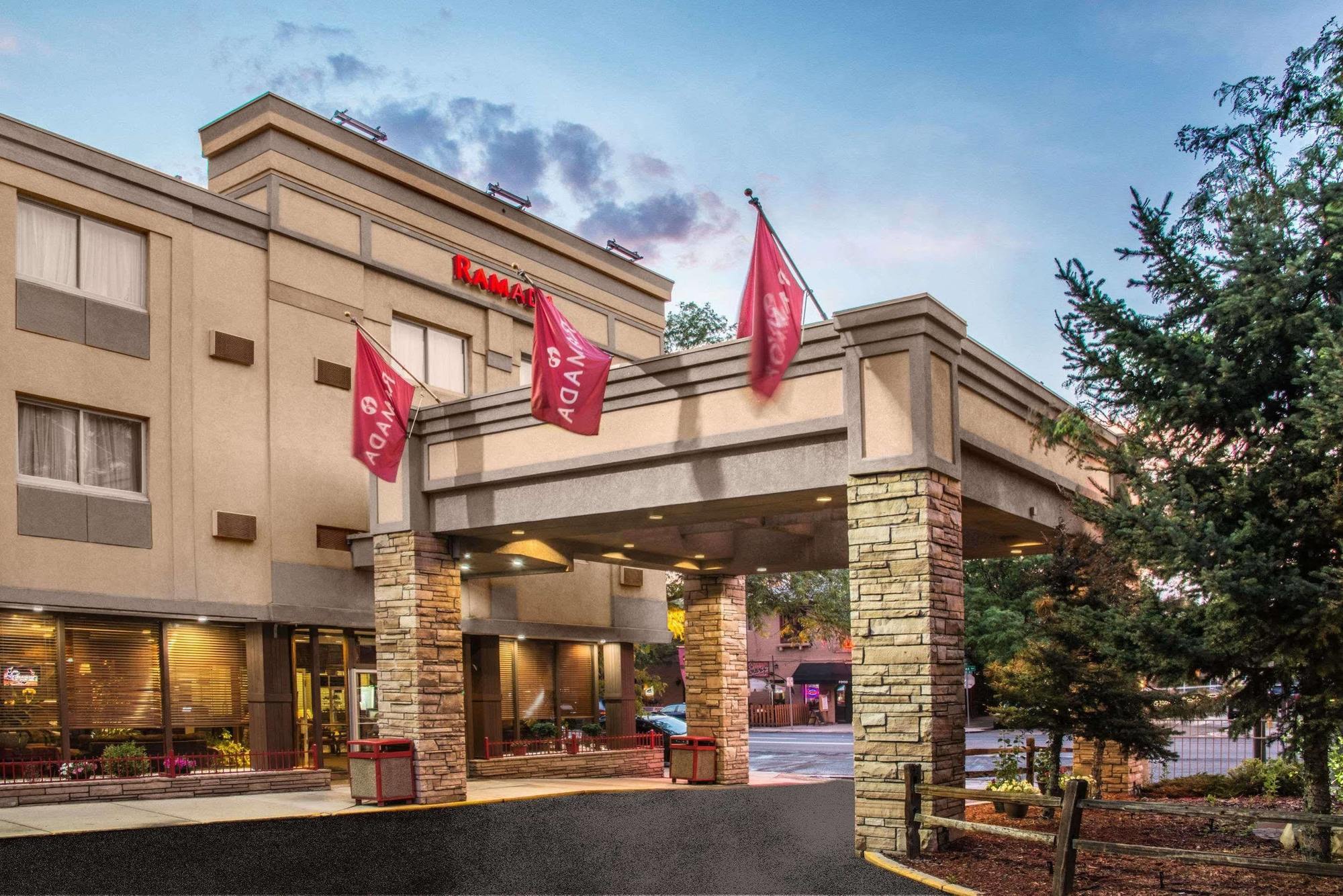 Ramada By Wyndham Denver Downtown Экстерьер фото