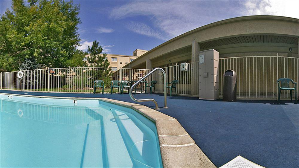 Ramada By Wyndham Denver Downtown Экстерьер фото