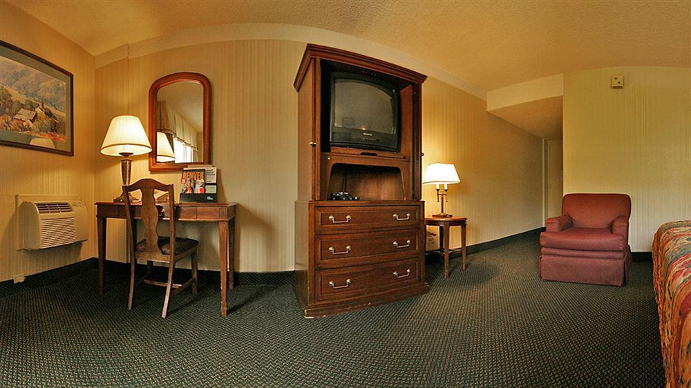 Ramada By Wyndham Denver Downtown Экстерьер фото